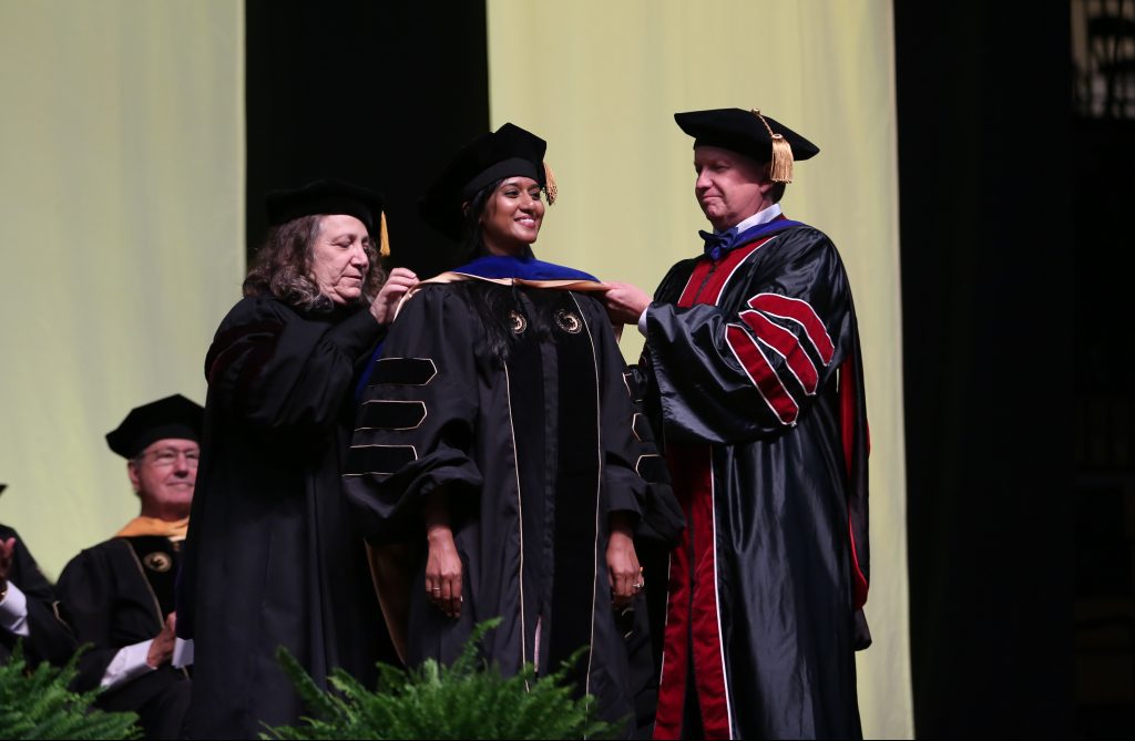 More Than 200 Scientists Graduate From Burnett School – College of Medicine